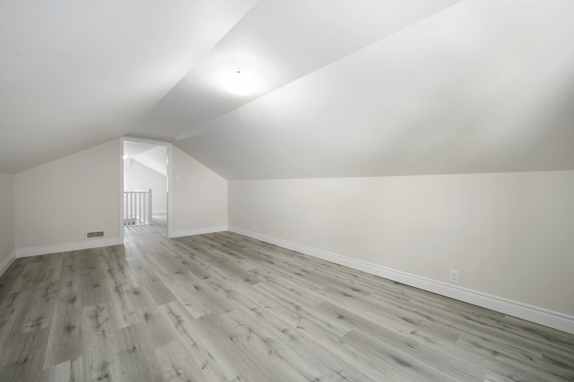 52 Cundles Rd