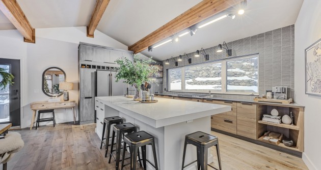 10 Pine Hill, Upper (Horseshoe Valley)