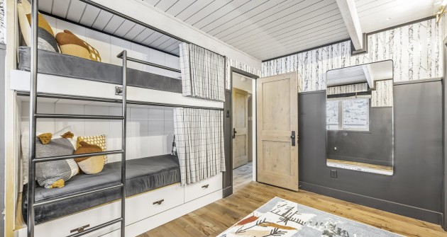 10 Pine Hill, Upper (Horseshoe Valley)