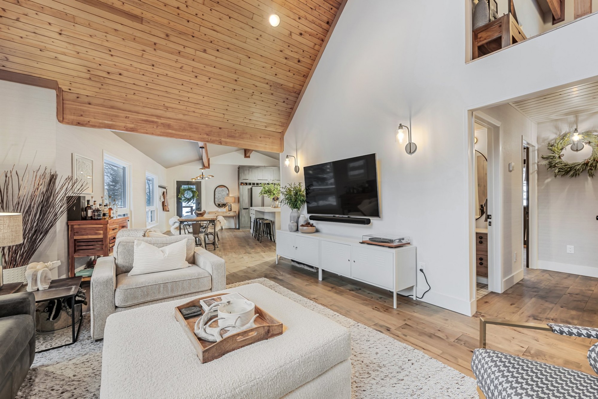 10 Pine Hill, Upper (Horseshoe Valley)