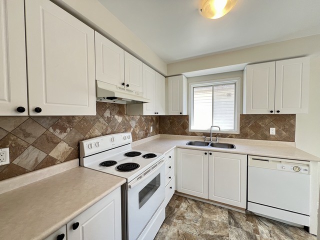212 Dyer Dr. Wasaga Beach, On