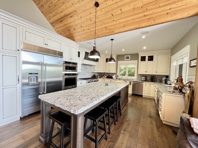 128 Georgian Beach Ln.