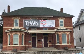 162 Dunlop St W, Upper