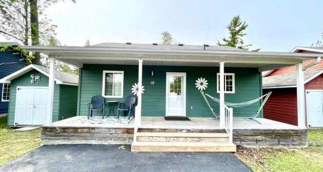 91 Theme Park Dr, Wasaga Beach