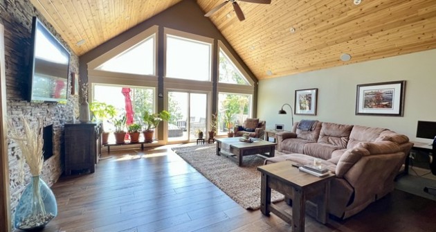 128 Georgian Beach Ln.