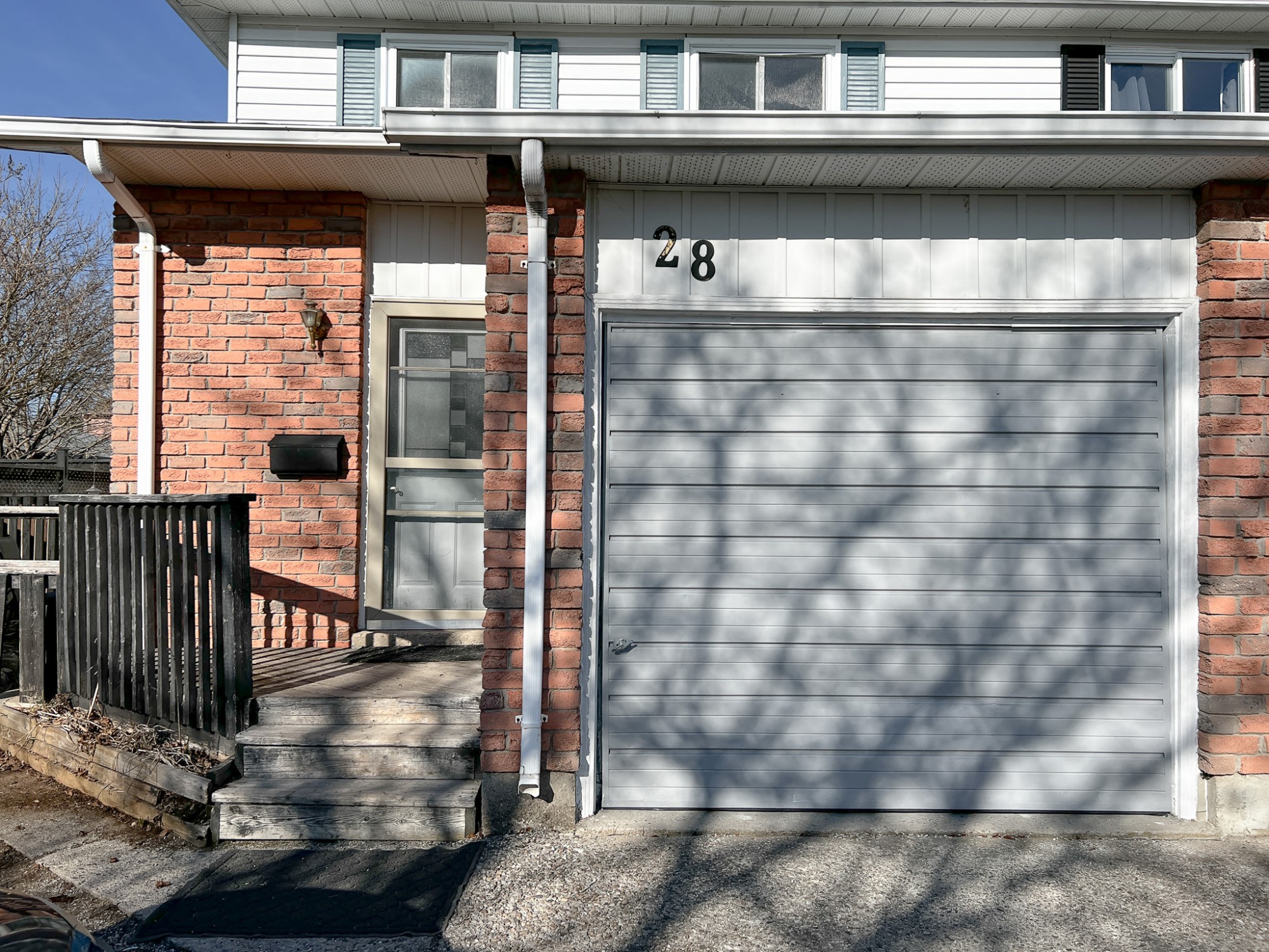 28 Bluejay Dr, Upper