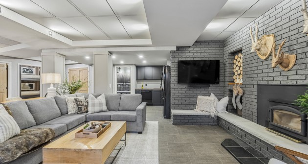 10 Pine Hill, (Horseshoe Valley)