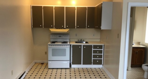 160 Dunlop St W, #5, Bachelor