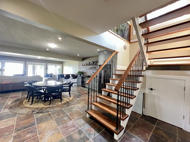 128 Georgian Beach Ln.