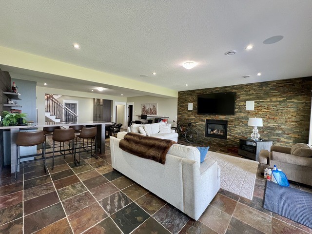 128 Georgian Beach Ln.