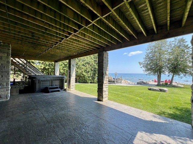128 Georgian Beach Ln.
