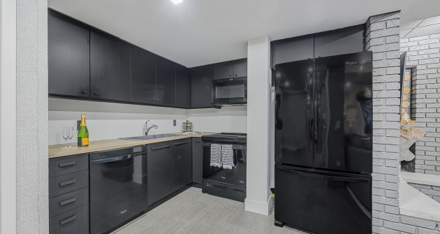 10 Pine Hill, (Horseshoe Valley)