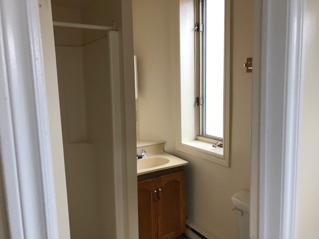 160 Dunlop St W, #5, Bachelor