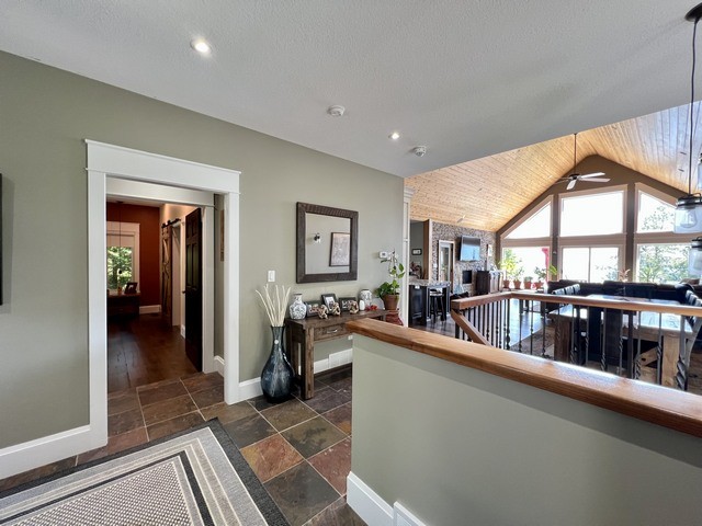 128 Georgian Beach Ln.
