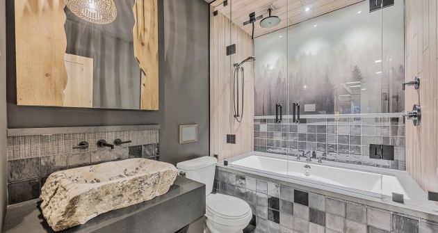 10 Pine Hill, (Horseshoe Valley)