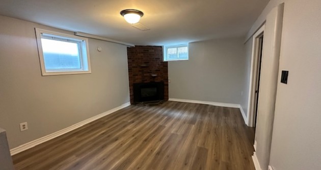 109 Rose St, Lower
