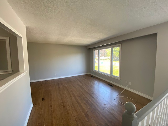83 Daphne, Upper