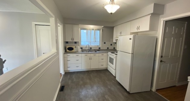 83 Daphne, Upper