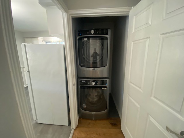 83 Daphne, Upper