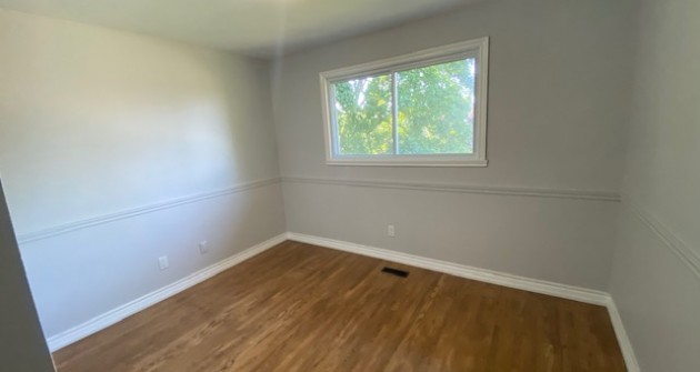 83 Daphne, Upper