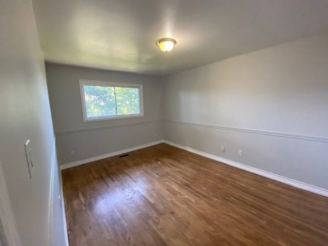 83 Daphne, Upper