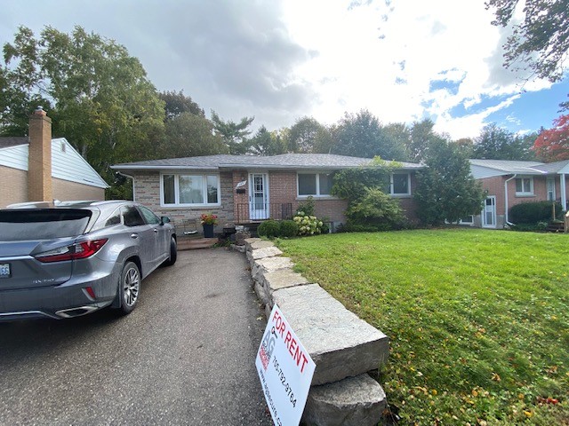 185 Wellington St E, Lower