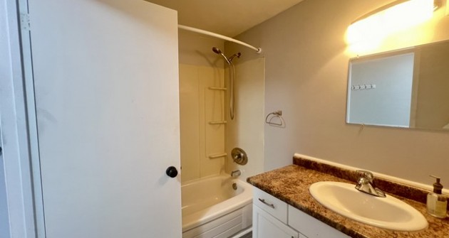 Unit 6 -7296 Highway 26 Stayner