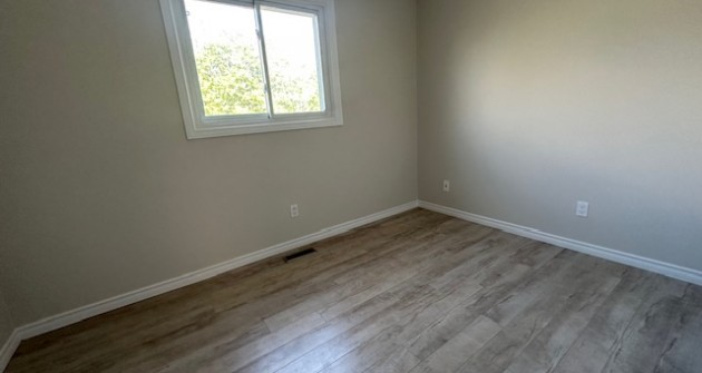 76 Garden Dr