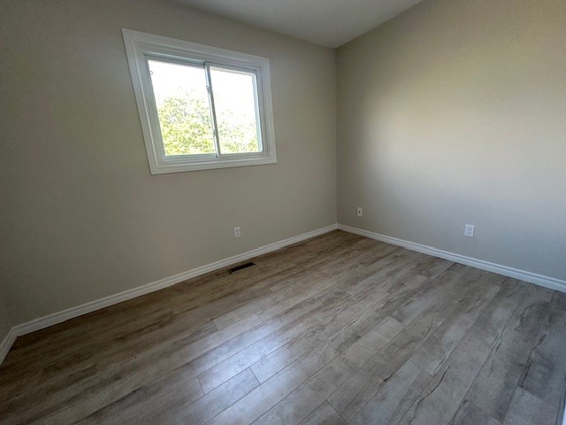 76 Garden Dr