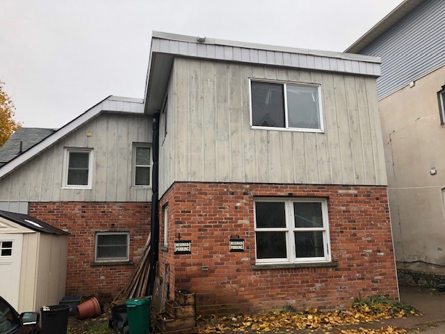 36 Coldwater Rd W. #4