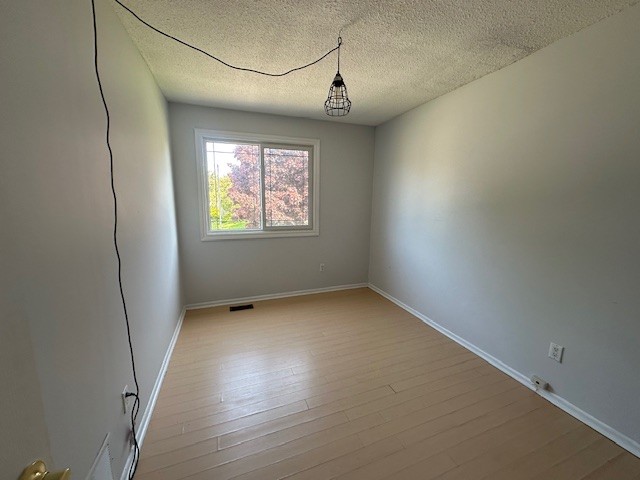110 Oren, Upper