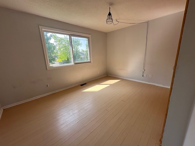 110 Oren, Upper
