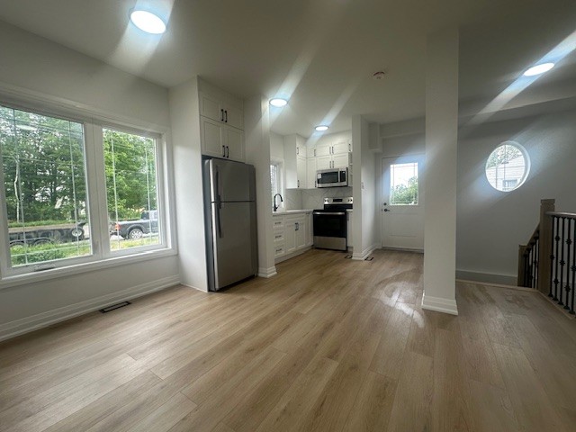 426 Veterans Dr Lower
