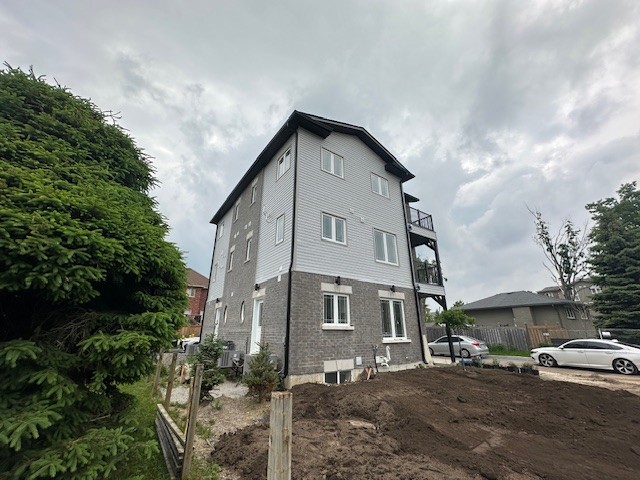 426 Veterans Dr Lower