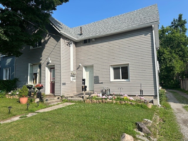 242 Mary St #2