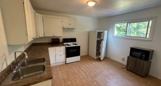 242 Mary St #2
