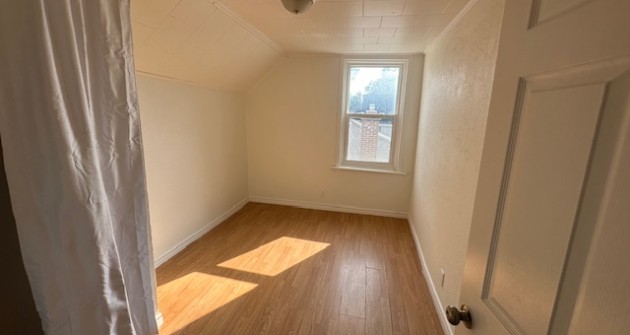 242 Mary St #2