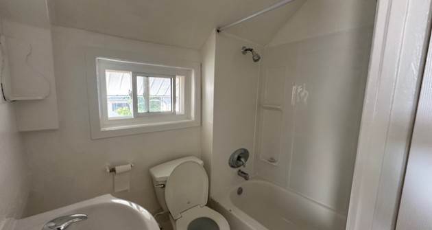 242 Mary St #2