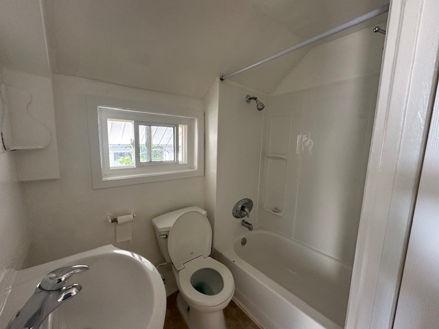 242 Mary St #2