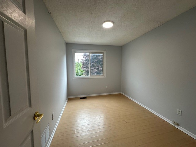 110 Oren, Upper