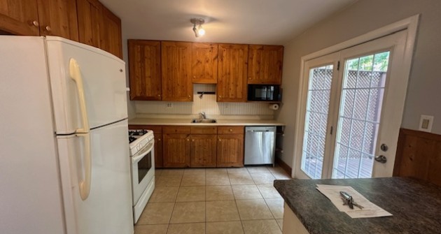 329 Mississaga St W