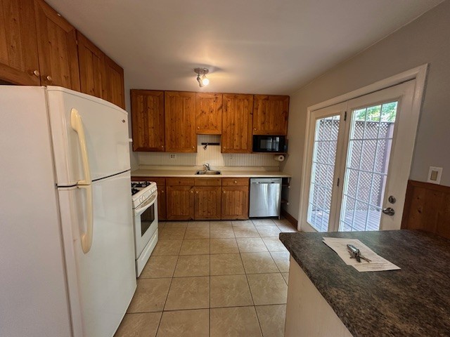 329 Mississaga St W