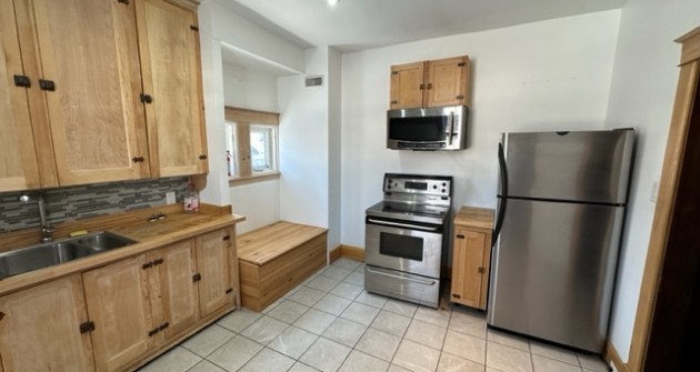 15 Frances, Main Floor