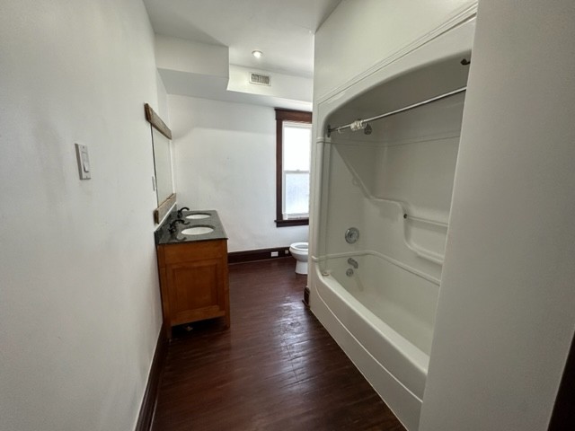 15 Frances, Main Floor