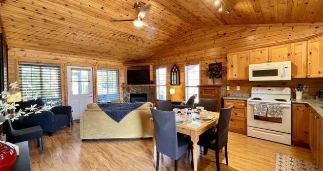91 Theme Park Dr, Wasaga Beach