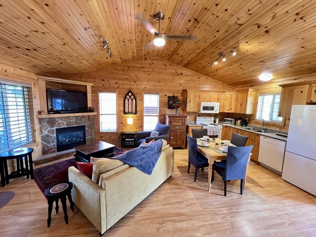 91 Theme Park Dr, Wasaga Beach