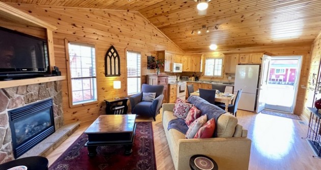91 Theme Park Dr, Wasaga Beach