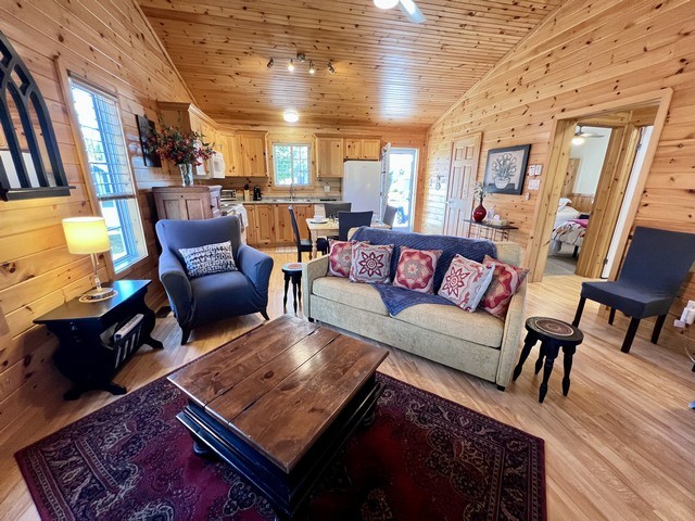 91 Theme Park Dr, Wasaga Beach