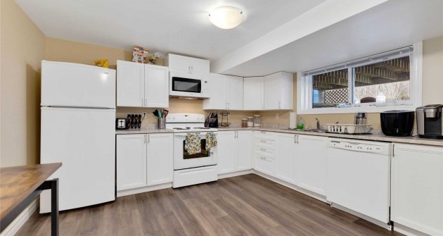 41 Simcoe, Lower