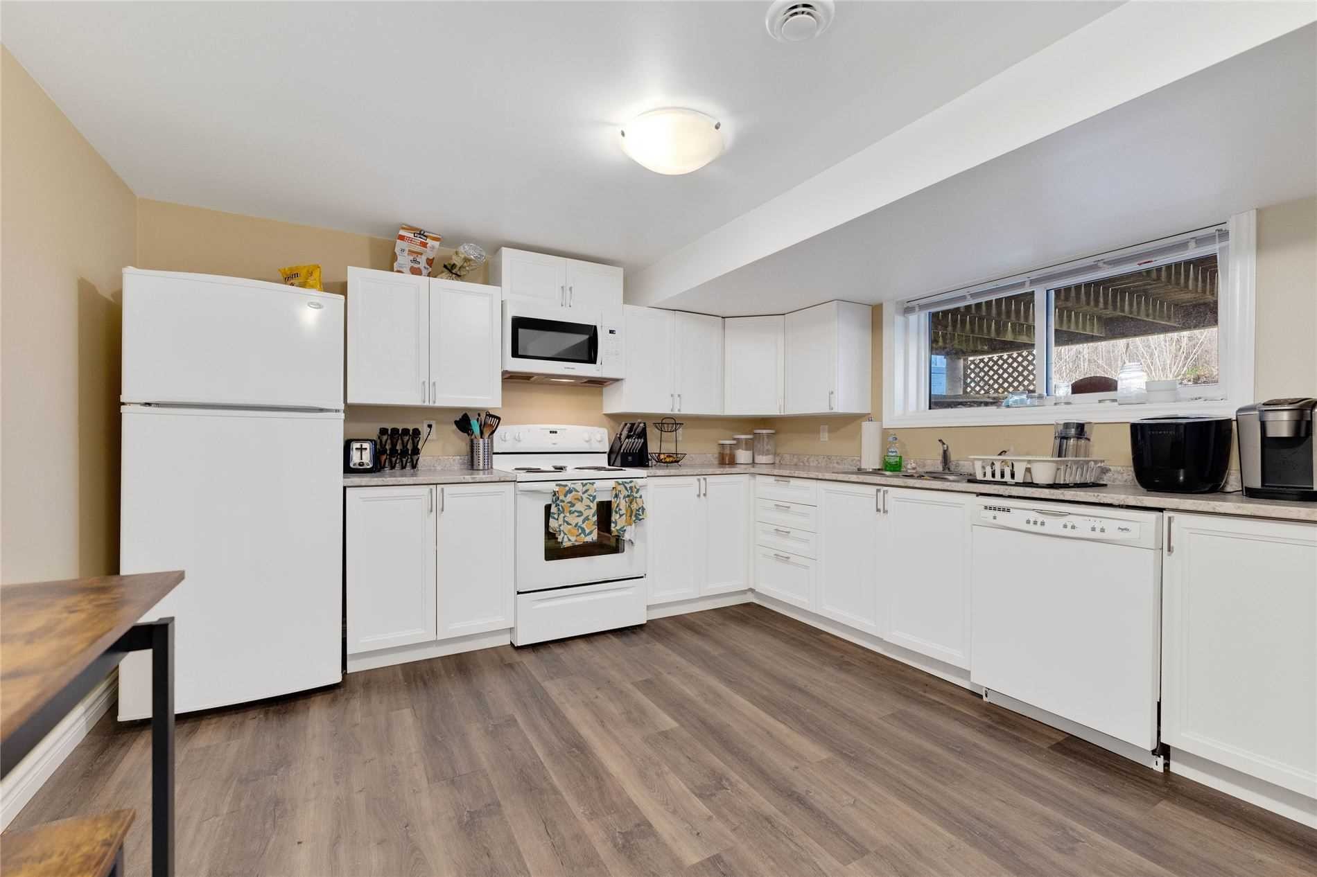 41 Simcoe, Lower